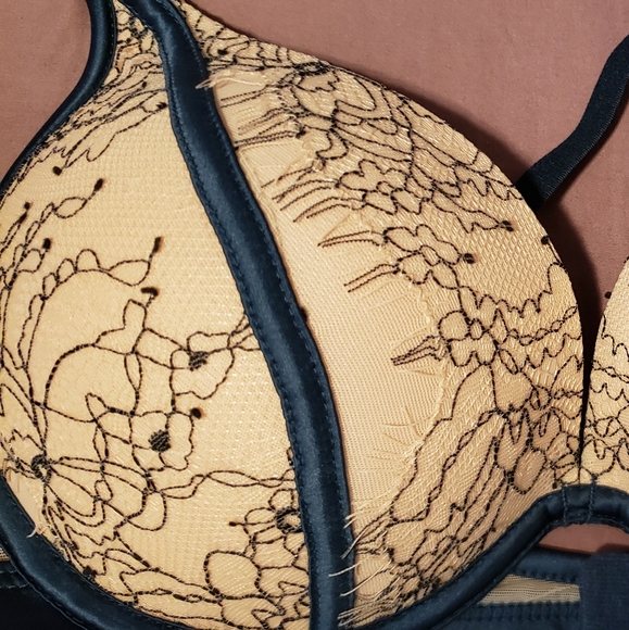 Bra and panty set - Picture 8 of 10